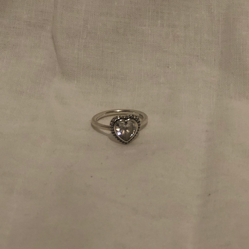 Sparkling Love Pandora Ring Size 5 US 50 Euro